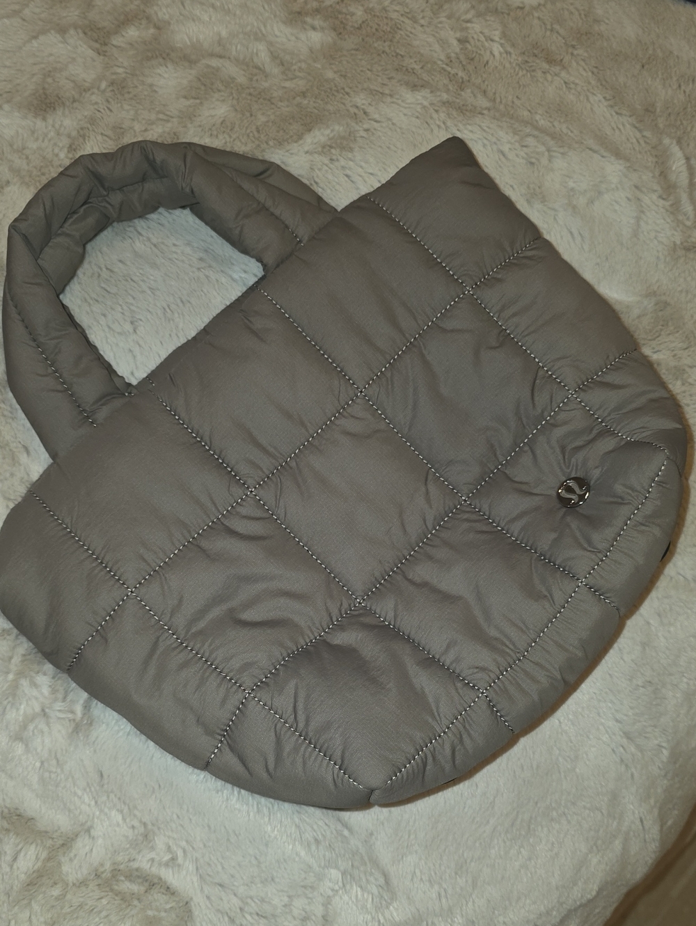 lululemon athletica Quilted Puffer Tote in Taupe Gray